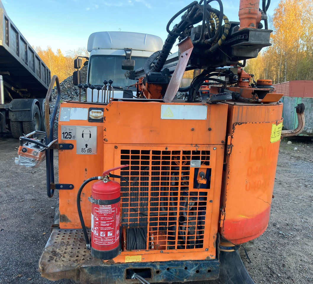 Tamrock Commando 120R - معدات حفر: صورة 4 Tamrock Commando 120R - معدات حفر: صورة 4