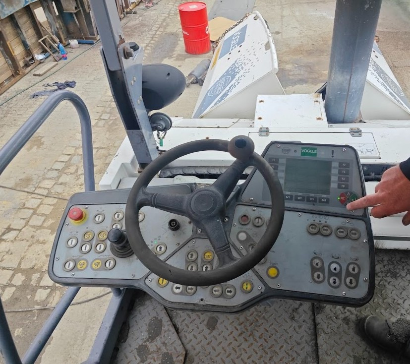 راصف أسفلت Vogele Super 1303-2: صورة 6