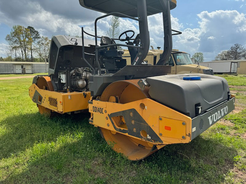 Volvo DD140C - مدحلة: صورة 1 Volvo DD140C - مدحلة: صورة 1