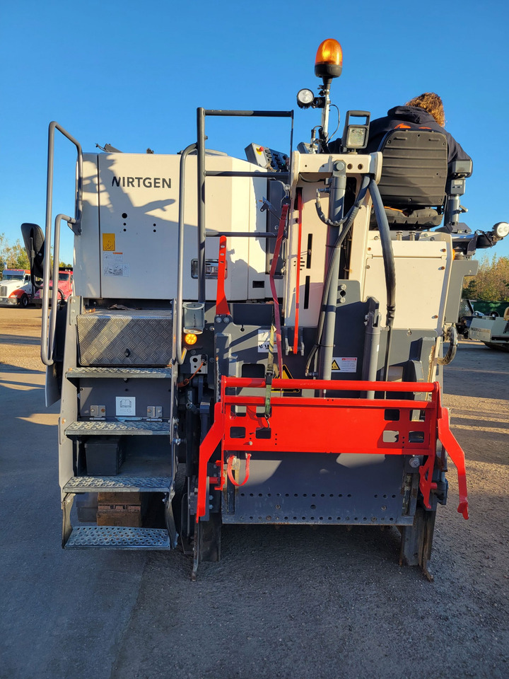 Wirtgen W 120 CFI - ماكينة الكشط على البارد: صورة 5 Wirtgen W 120 CFI - ماكينة الكشط على البارد: صورة 5