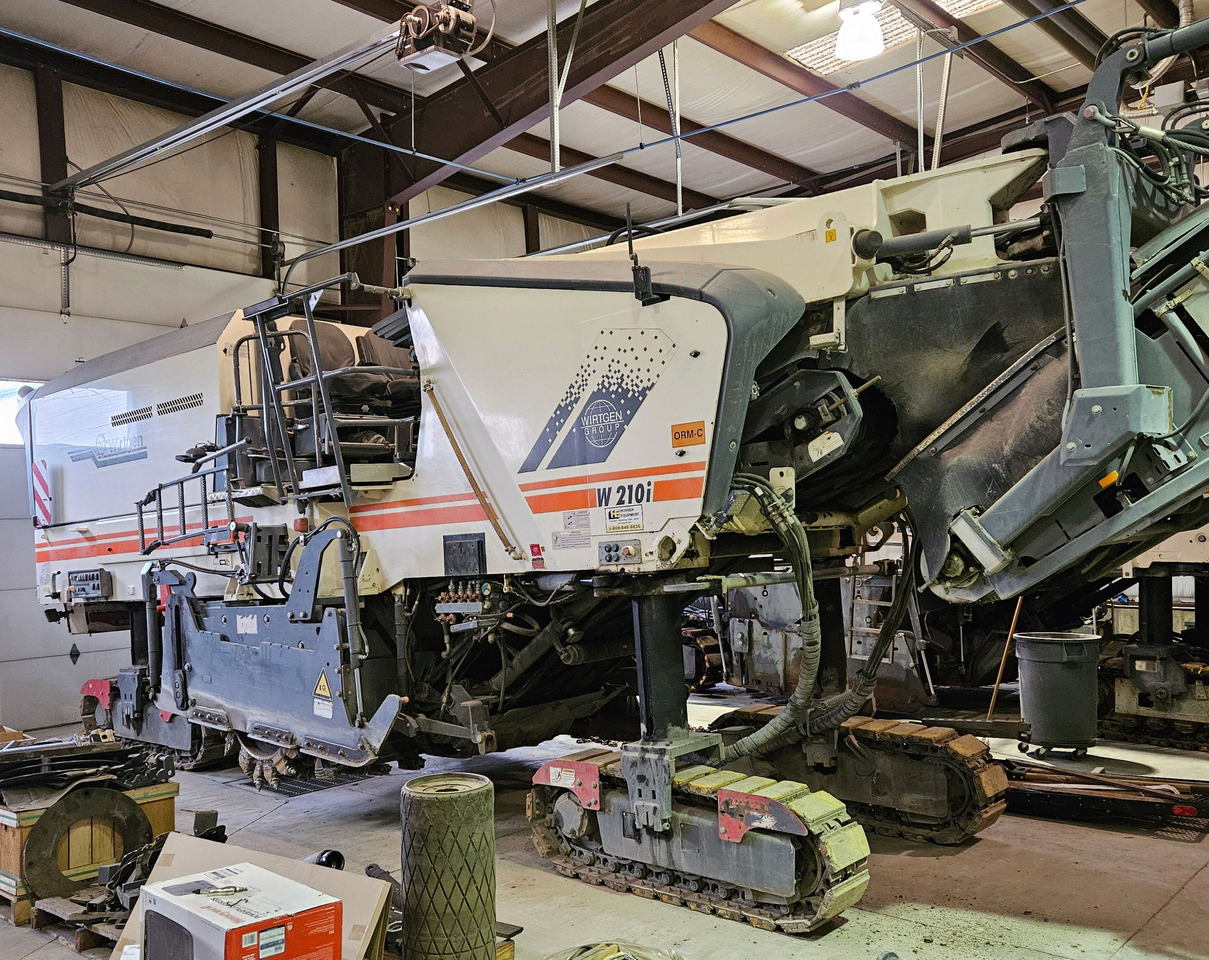 Wirtgen W 210 i - ماكينة الكشط على البارد: صورة 3 Wirtgen W 210 i - ماكينة الكشط على البارد: صورة 3