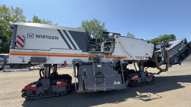 Wirtgen W 220 I - ماكينة الكشط على البارد: صورة 1 Wirtgen W 220 I - ماكينة الكشط على البارد: صورة 1