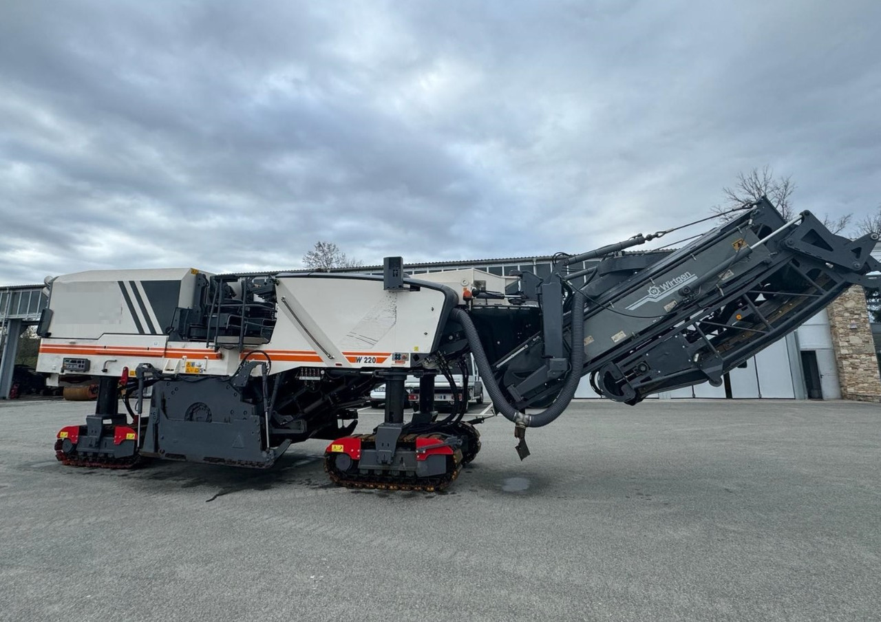 Wirtgen W 220 - ماكينة الكشط على البارد: صورة 2 Wirtgen W 220 - ماكينة الكشط على البارد: صورة 2