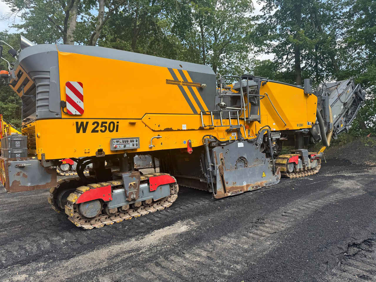 Wirtgen W 250 I - ماكينة الكشط على البارد: صورة 1 Wirtgen W 250 I - ماكينة الكشط على البارد: صورة 1