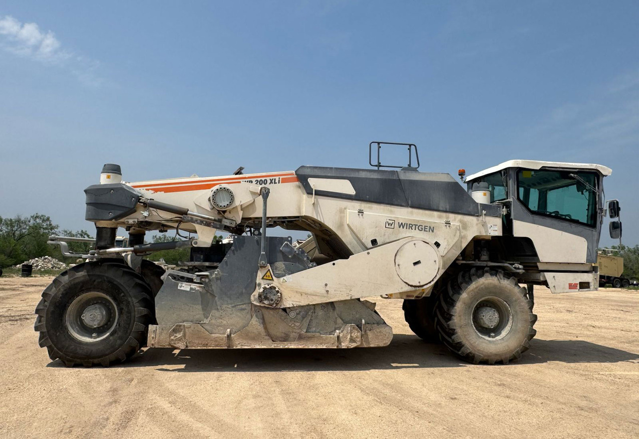 Wirtgen WR 200 XLI - جهاز تثبيت التربة: صورة 2 Wirtgen WR 200 XLI - جهاز تثبيت التربة: صورة 2