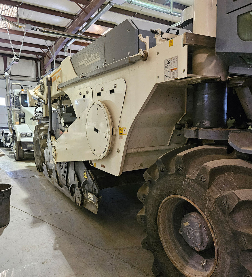 Wirtgen WR 2400 - جهاز تثبيت التربة: صورة 4 Wirtgen WR 2400 - جهاز تثبيت التربة: صورة 4