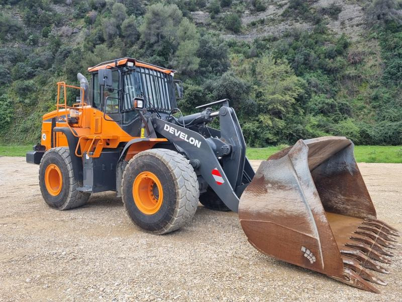 DOOSAN DL300 DL300 - اللودر بعجل: صورة 1 DOOSAN DL300 DL300 - اللودر بعجل: صورة 1