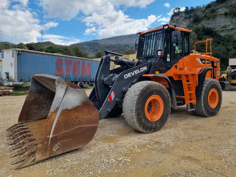 DOOSAN DL300 DL300 - اللودر بعجل: صورة 2 DOOSAN DL300 DL300 - اللودر بعجل: صورة 2