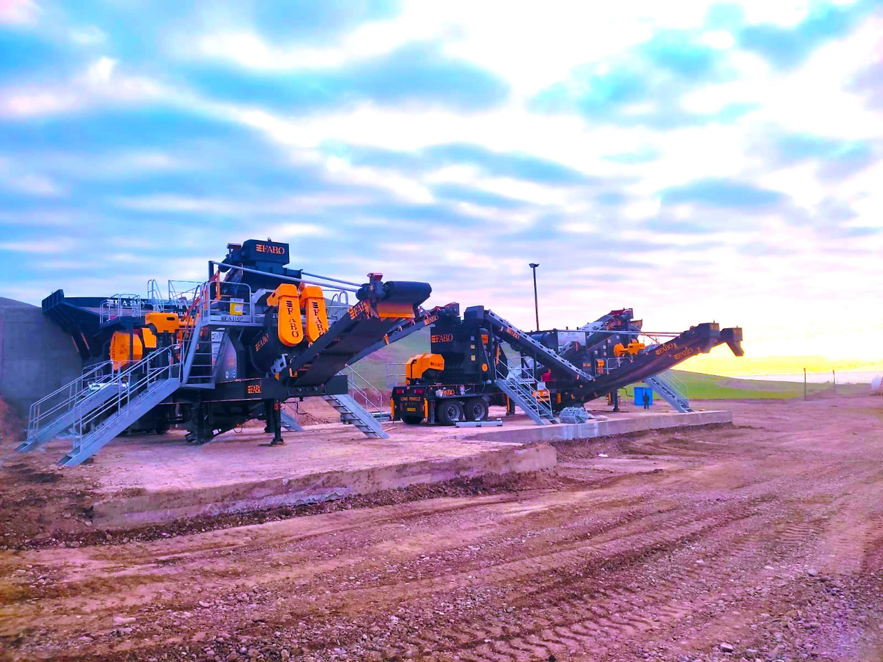 FABO Mobile crusher - كسارة متحركه: صورة 2 FABO Mobile crusher - كسارة متحركه: صورة 2