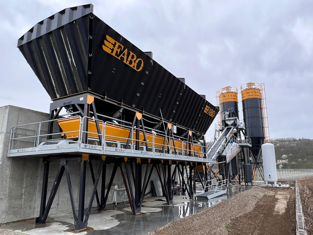 FABO compact concrete plant - آلة الخرسانة: صورة 2 FABO compact concrete plant - آلة الخرسانة: صورة 2