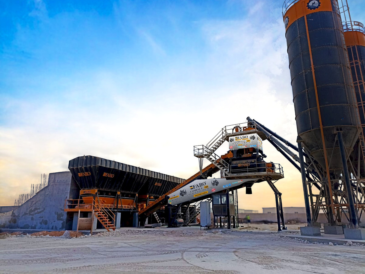 FABO compact concrete plant - آلة الخرسانة: صورة 3 FABO compact concrete plant - آلة الخرسانة: صورة 3