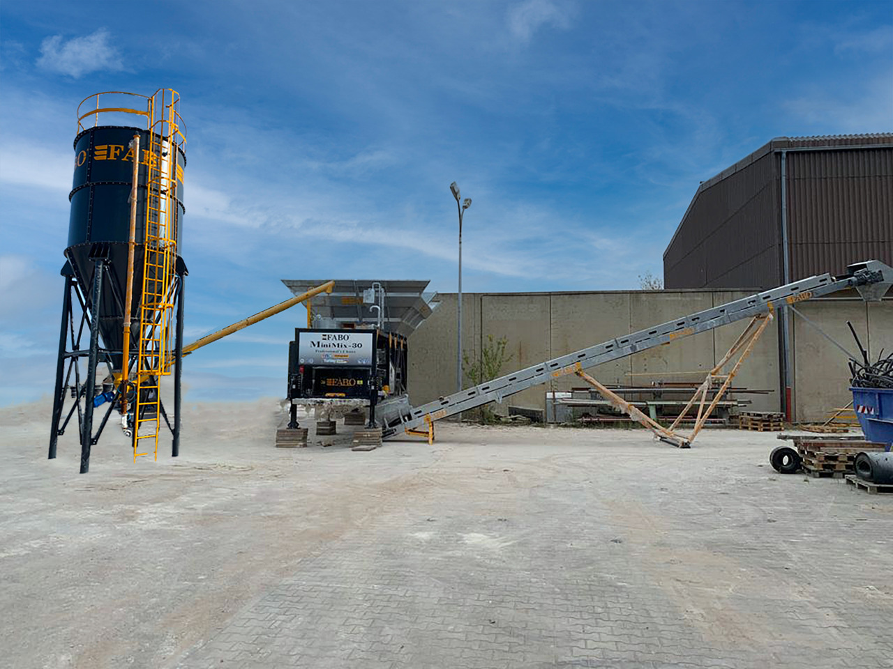 FABO mobile concrete batching plant - آلة الخرسانة: صورة 1 FABO mobile concrete batching plant - آلة الخرسانة: صورة 1