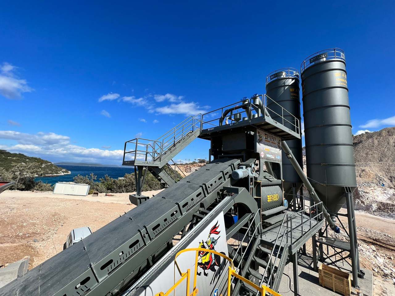 FABO mobile concrete batching plant - آلة الخرسانة: صورة 4 FABO mobile concrete batching plant - آلة الخرسانة: صورة 4