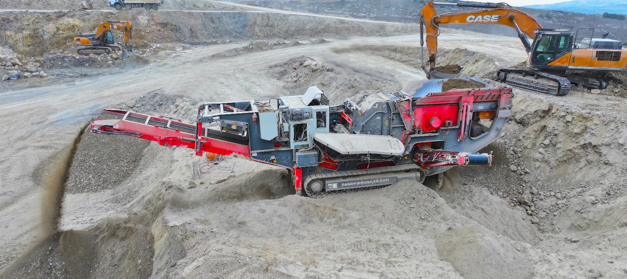 SANDVIK Mobile crusher - كسارة متحركه: صورة 1 SANDVIK Mobile crusher - كسارة متحركه: صورة 1