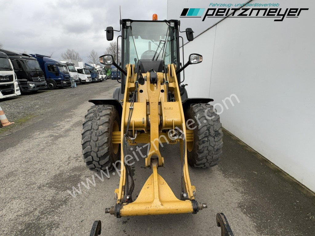 CAT Radlader 908 M Palettengabel +4in1 Schaufel 20 km/h - اللودر بعجل: صورة 5 CAT Radlader 908 M Palettengabel +4in1 Schaufel 20 km/h - اللودر بعجل: صورة 5