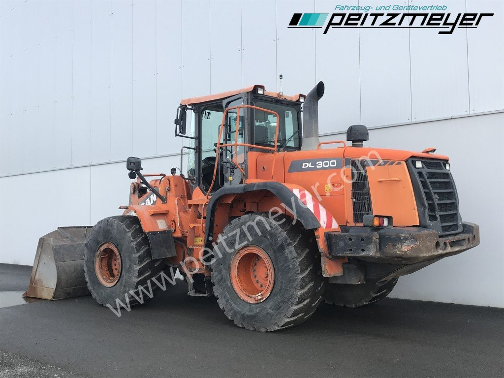 Doosan RADLADER DL 300-3 - اللودر بعجل: صورة 4 Doosan RADLADER DL 300-3 - اللودر بعجل: صورة 4