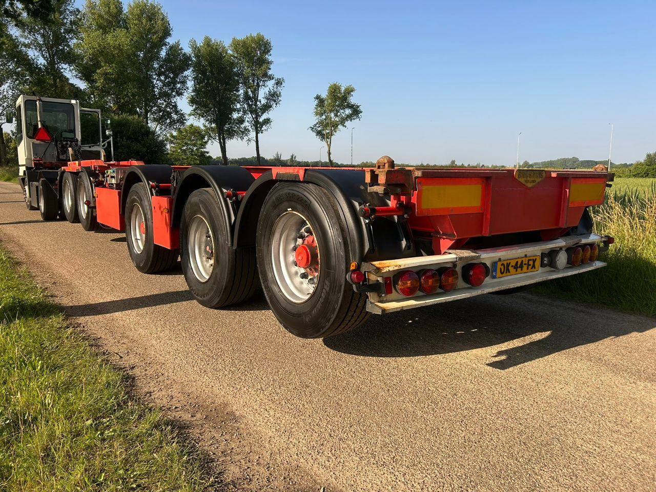Broshuis 2-Connect-5Akcc / 3 x Steering axle / 4 x Lifting axle / tyres 80 / 3 x - ناقل حاوية/ نصف مقطورة بحاوية: صورة 3 Broshuis 2-Connect-5Akcc / 3 x Steering axle / 4 x Lifting axle / tyres 80 / 3 x - ناقل حاوية/ نصف مقطورة بحاوية: صورة 3