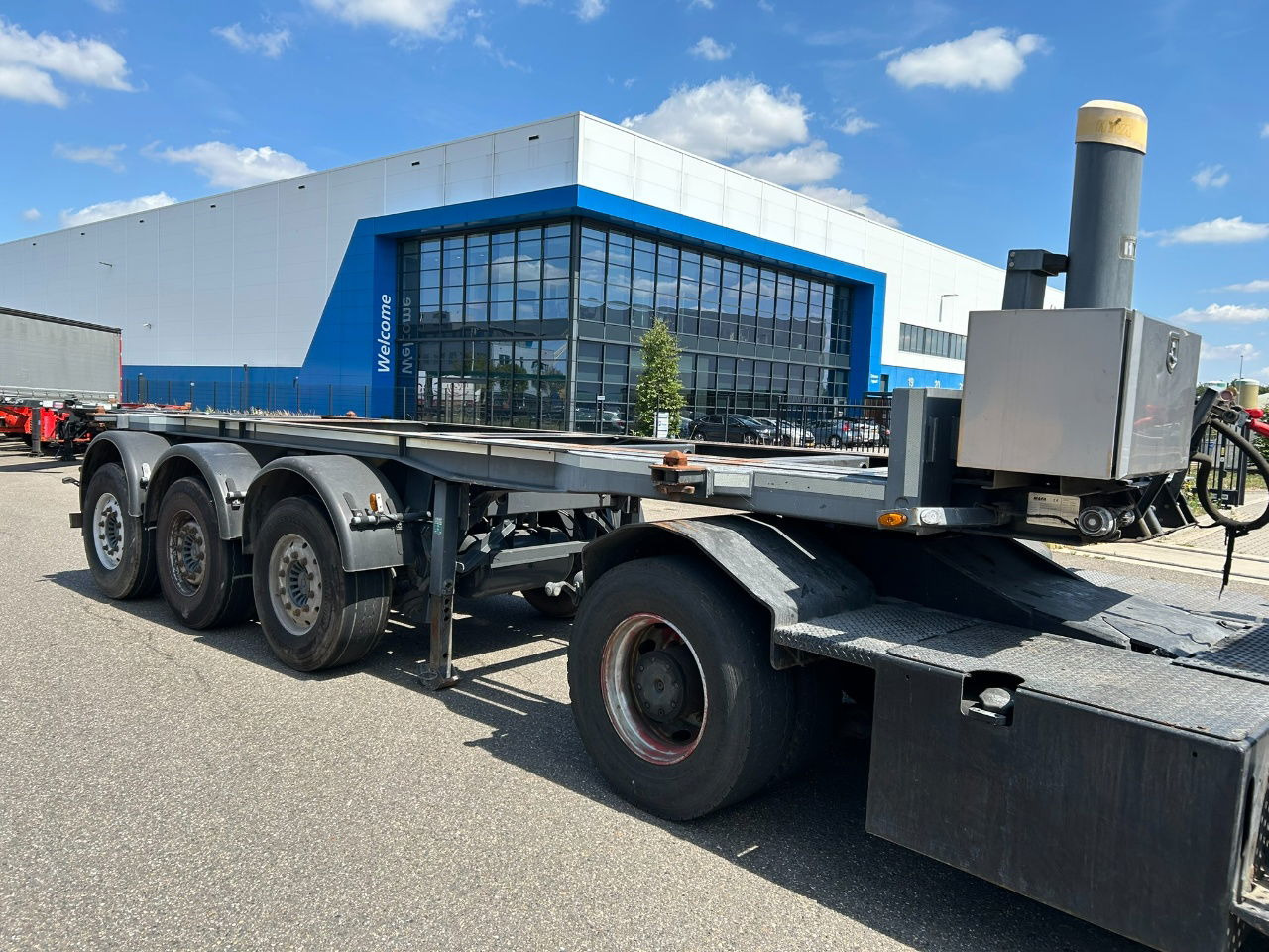 Mafa 20 ft tipping chassis / disc brakes / lifting axle / alcoa wheels / - ناقل حاوية/ نصف مقطورة بحاوية: صورة 2 Mafa 20 ft tipping chassis / disc brakes / lifting axle / alcoa wheels / - ناقل حاوية/ نصف مقطورة بحاوية: صورة 2