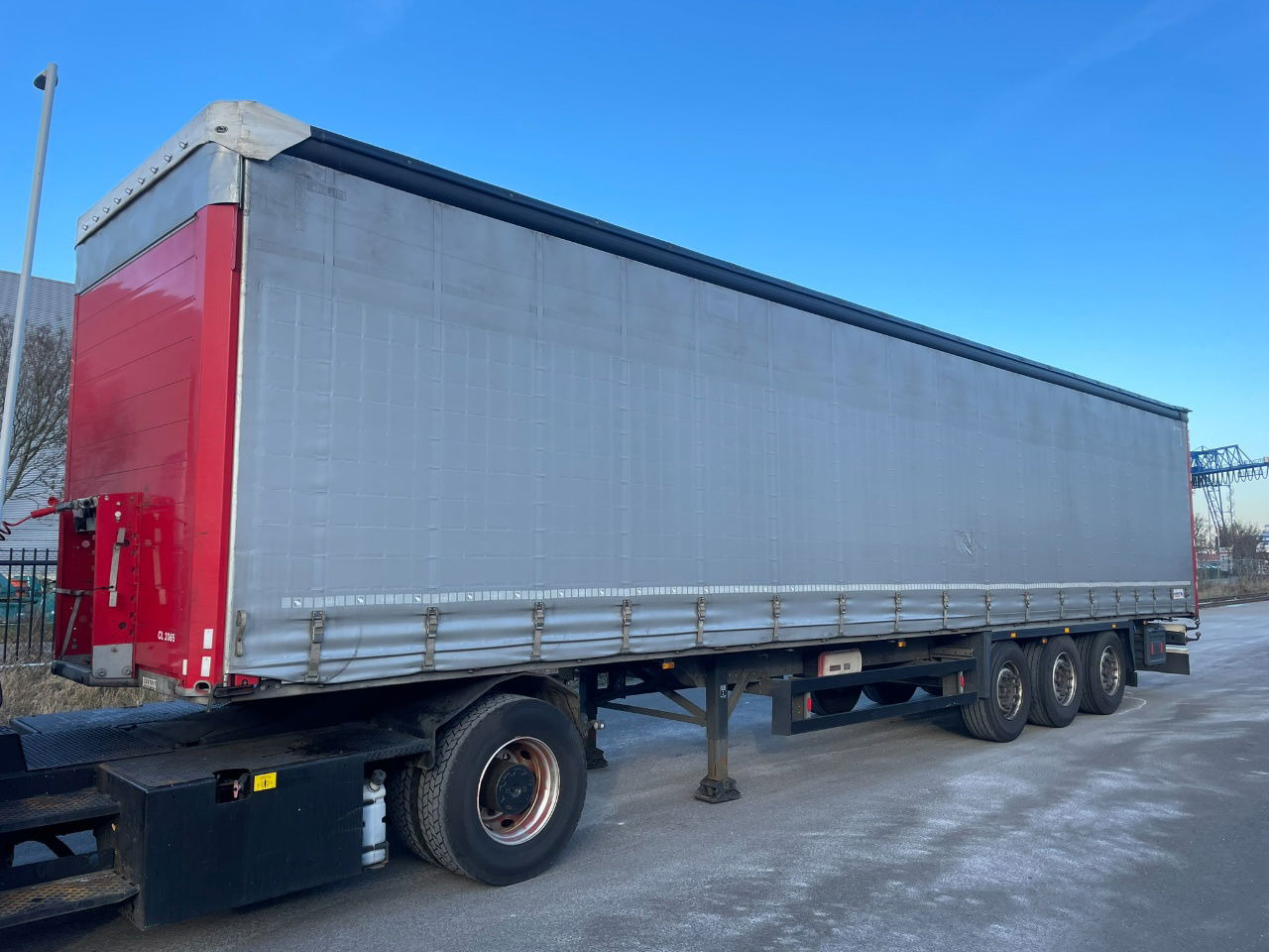 Schmitz Cargobull SCB-S3T EN 12642-XL Allu borden - disc brakes 2 x toolbox / tu - نصف مقطورة بستائر جانبية: صورة 2 Schmitz Cargobull SCB-S3T EN 12642-XL Allu borden - disc brakes 2 x toolbox / tu - نصف مقطورة بستائر جانبية: صورة 2