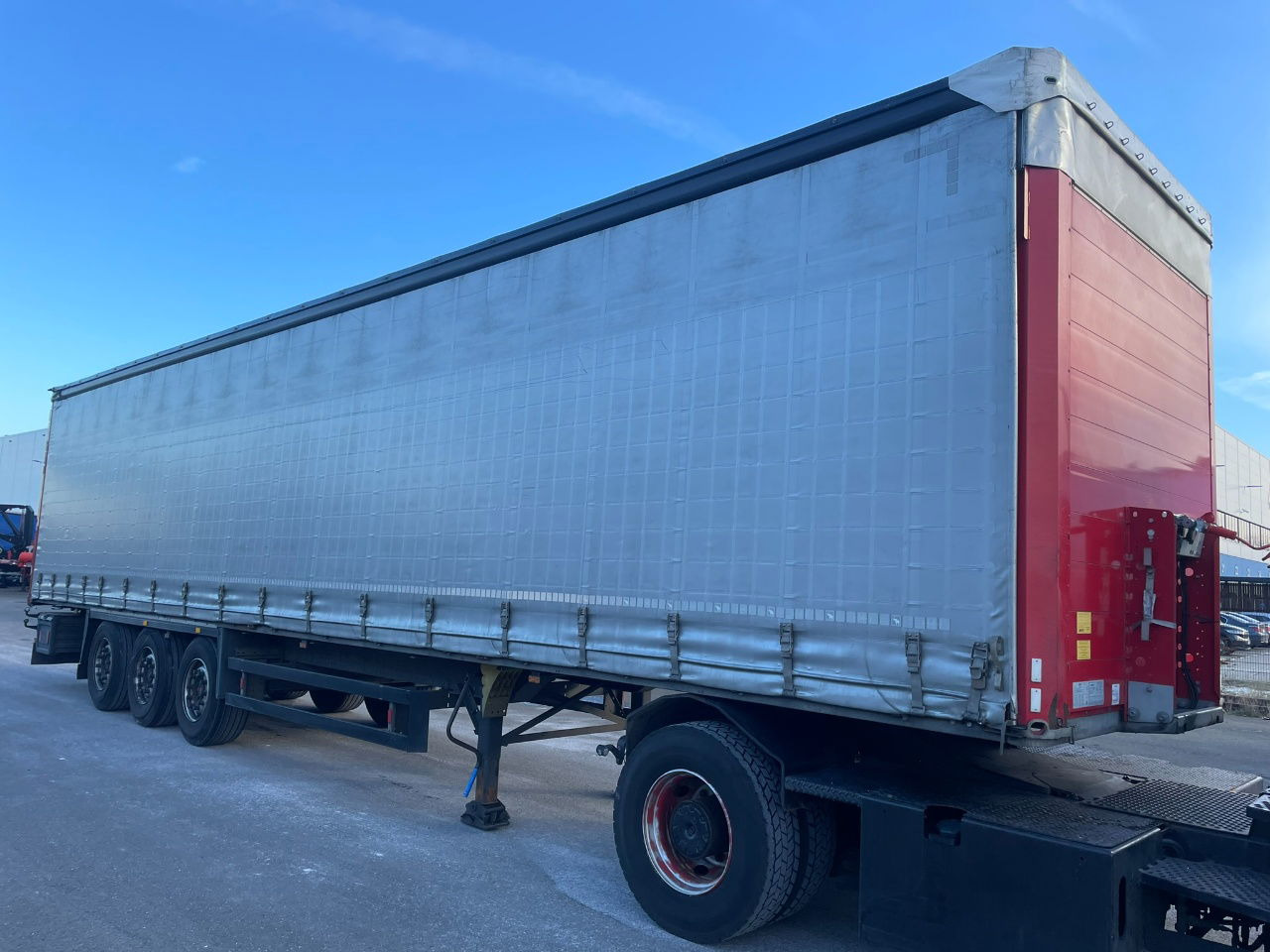 Schmitz Cargobull SCB-S3T EN 12642-XL Allu borden - disc brakes 2 x toolbox / tu - نصف مقطورة بستائر جانبية: صورة 1 Schmitz Cargobull SCB-S3T EN 12642-XL Allu borden - disc brakes 2 x toolbox / tu - نصف مقطورة بستائر جانبية: صورة 1
