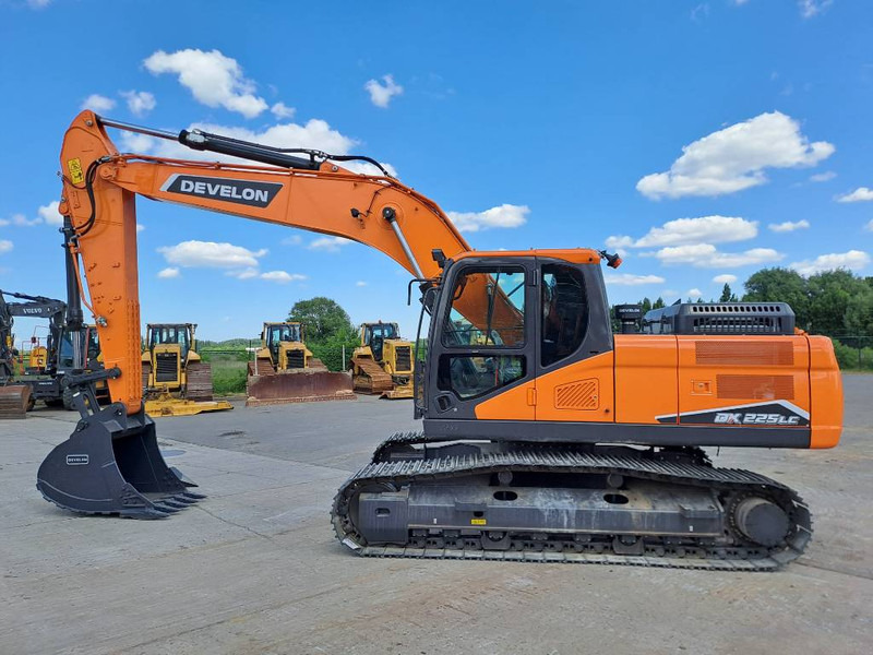 Develon DX225LC-7M - حفار زاحف: صورة 1 Develon DX225LC-7M - حفار زاحف: صورة 1