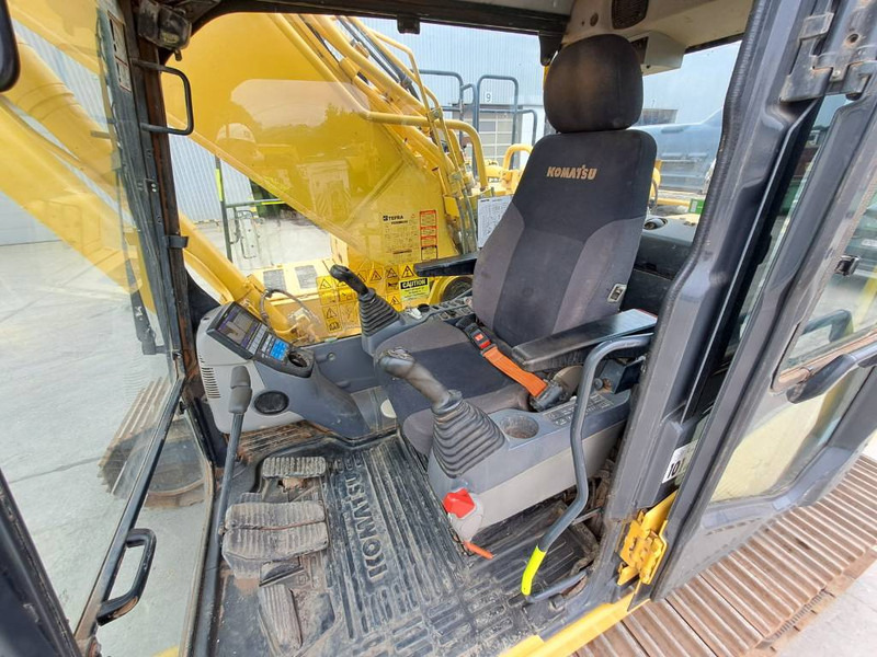 حفار زاحف Komatsu HB365LC-3: صورة 20