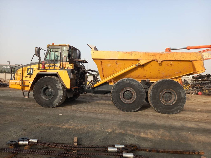 Komatsu HM400-3R (4 pcs available in Abu Dhabi) - شاحنة مفصلية: صورة 1 Komatsu HM400-3R (4 pcs available in Abu Dhabi) - شاحنة مفصلية: صورة 1