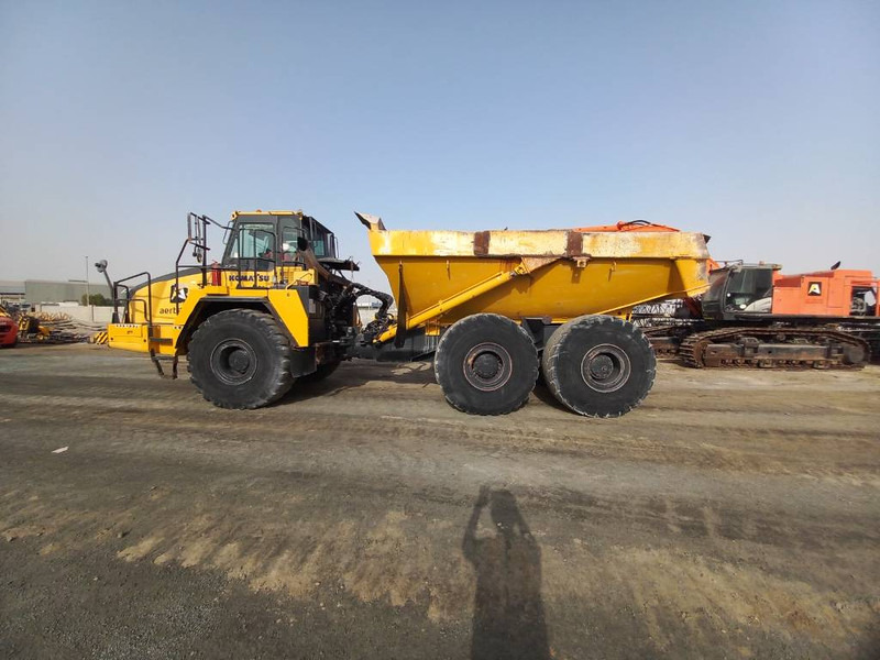 Komatsu HM400-3R (4 pcs available in Abu Dhabi) - شاحنة مفصلية: صورة 1 Komatsu HM400-3R (4 pcs available in Abu Dhabi) - شاحنة مفصلية: صورة 1