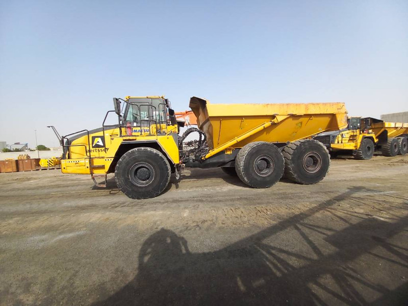 Komatsu HM400-3R (4 pcs available in Abu Dhabi) - شاحنة مفصلية: صورة 1 Komatsu HM400-3R (4 pcs available in Abu Dhabi) - شاحنة مفصلية: صورة 1