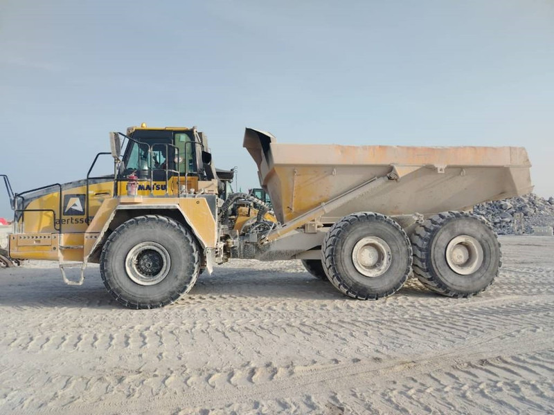 Komatsu HM400-3R (4 pieces available in Abu Dhabi) - شاحنة مفصلية: صورة 1 Komatsu HM400-3R (4 pieces available in Abu Dhabi) - شاحنة مفصلية: صورة 1