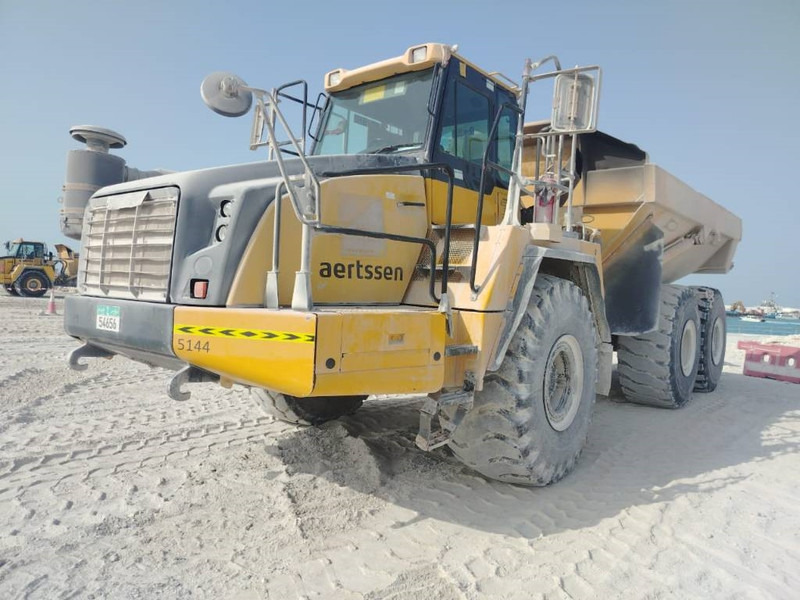 Komatsu HM400-3R (4 pieces available in Abu Dhabi) - شاحنة مفصلية: صورة 3 Komatsu HM400-3R (4 pieces available in Abu Dhabi) - شاحنة مفصلية: صورة 3