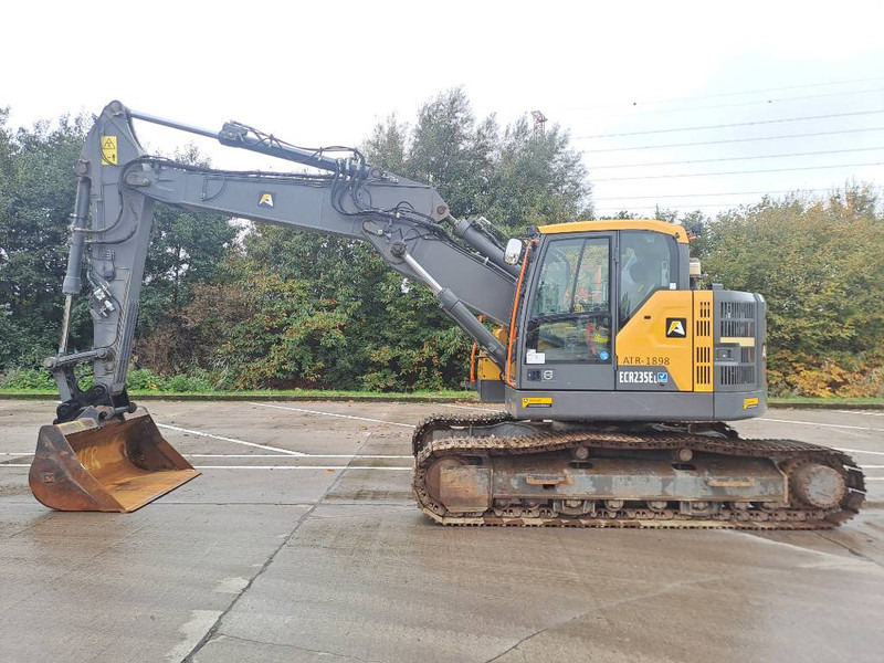 Volvo ECR 235 E - حفار زاحف: صورة 1 Volvo ECR 235 E - حفار زاحف: صورة 1
