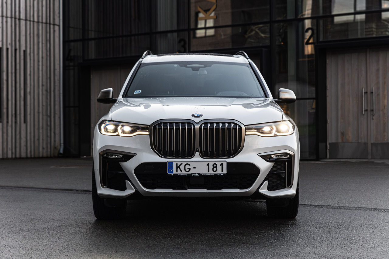 BMW X7 M50D X Drive M package, 6 seats - سيارة: صورة 3 BMW X7 M50D X Drive M package, 6 seats - سيارة: صورة 3