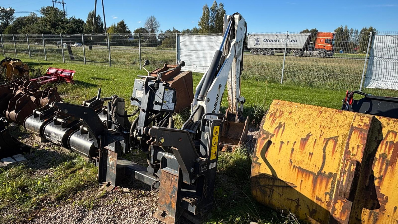 BOBCAT R30S Backhoe Attachment, excavation arm. - شيول صغير: صورة 3 BOBCAT R30S Backhoe Attachment, excavation arm. - شيول صغير: صورة 3