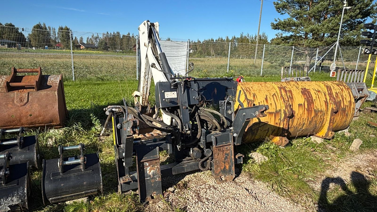 BOBCAT R30S Backhoe Attachment, excavation arm. - شيول صغير: صورة 2 BOBCAT R30S Backhoe Attachment, excavation arm. - شيول صغير: صورة 2