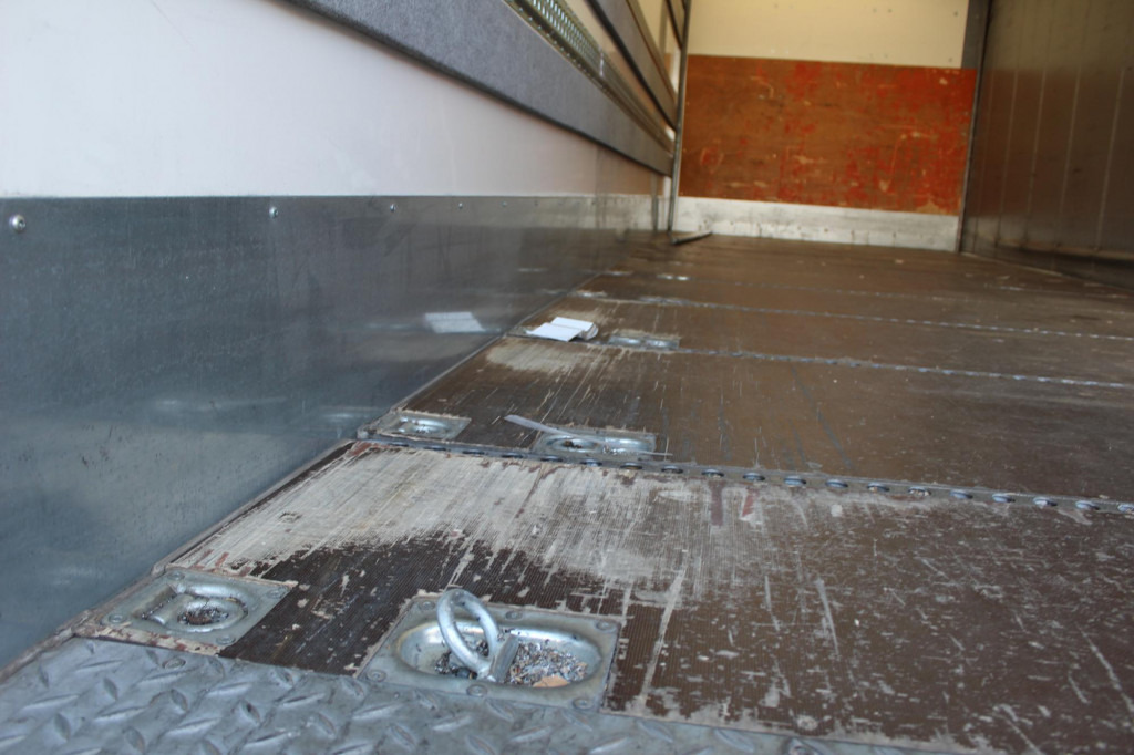 MAN TGM 18.290 Plane-Koffer 7,5 m Klima 499TKm - شاحنة صندوقية: صورة 3 MAN TGM 18.290 Plane-Koffer 7,5 m Klima 499TKm - شاحنة صندوقية: صورة 3