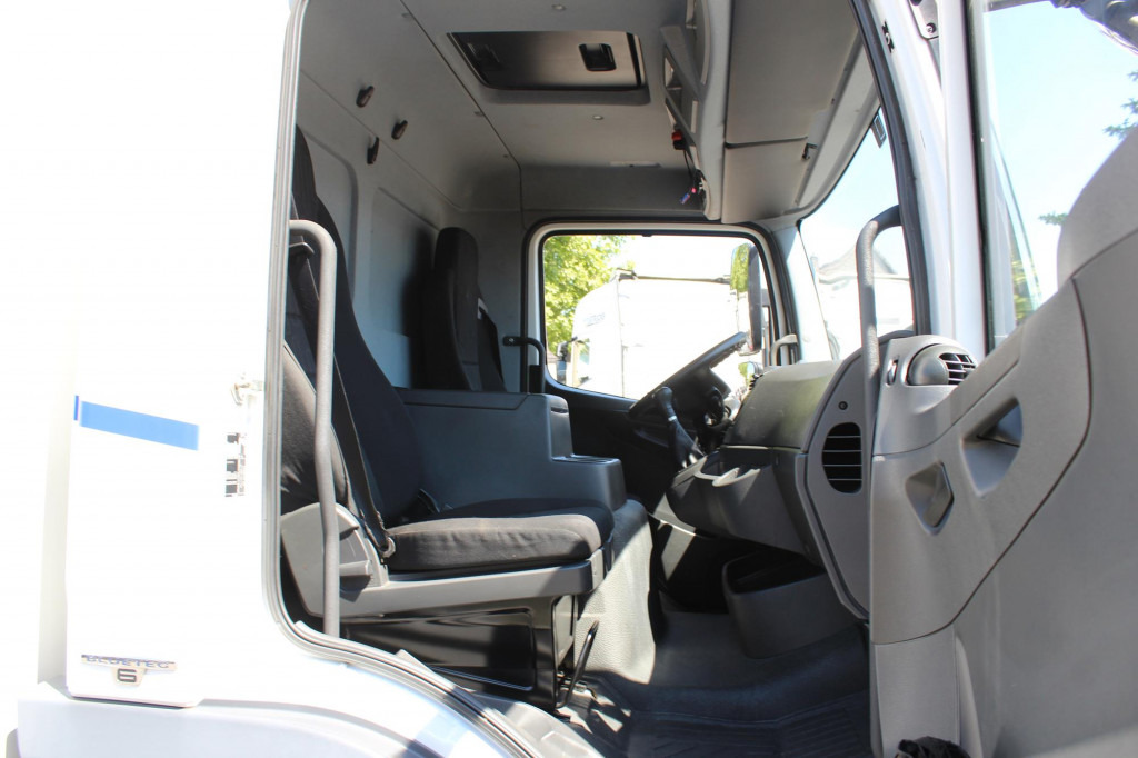Mercedes-Benz Atego 1221 E6 Koffer Klima LDW Schalter LBW - شاحنة: صورة 5 Mercedes-Benz Atego 1221 E6 Koffer Klima LDW Schalter LBW - شاحنة: صورة 5