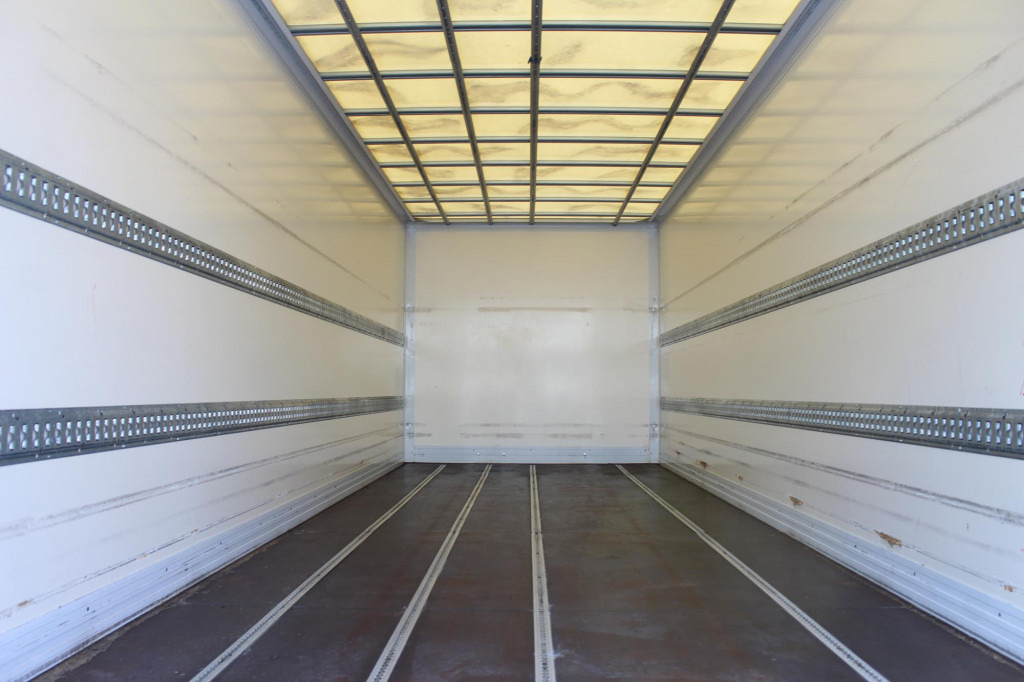 Mercedes-Benz Atego 1221 E6 Koffer Klima LDW Schalter LBW - شاحنة: صورة 2 Mercedes-Benz Atego 1221 E6 Koffer Klima LDW Schalter LBW - شاحنة: صورة 2