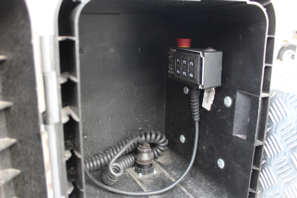 Renault Master Bühne KLUBB 11m 2 Personen Korb 200kg - منصة محمولة مثبتة على الشاحنة: صورة 5 Renault Master Bühne KLUBB 11m 2 Personen Korb 200kg - منصة محمولة مثبتة على الشاحنة: صورة 5