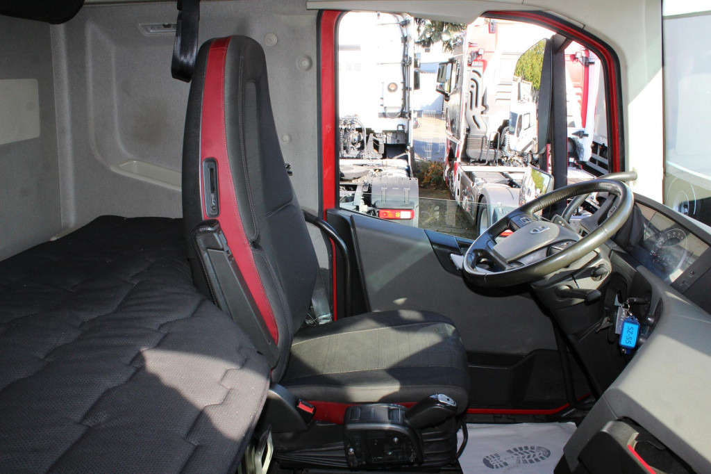 Volvo FH 500 Globe XL I-Park Cool Xenon VIN: MB - رأس تريلا: صورة 4 Volvo FH 500 Globe XL I-Park Cool Xenon VIN: MB - رأس تريلا: صورة 4