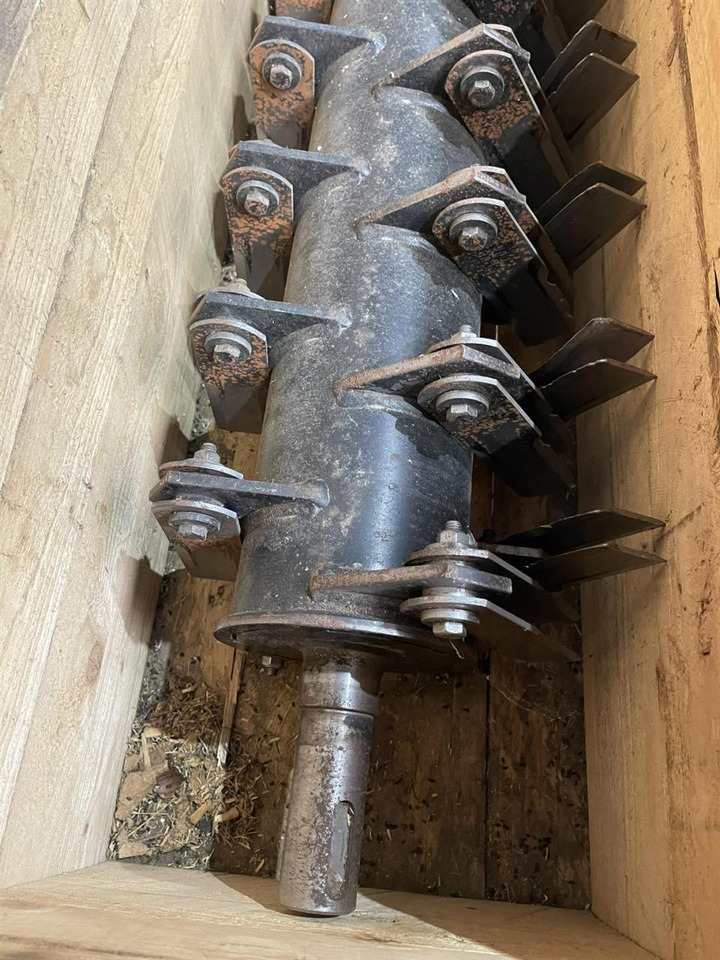 CLAAS Häckslerwelle 00 0741 361 1 gebraucht - قطع الغيار - حصادة: صورة 2 CLAAS Häckslerwelle 00 0741 361 1 gebraucht - قطع الغيار - حصادة: صورة 2