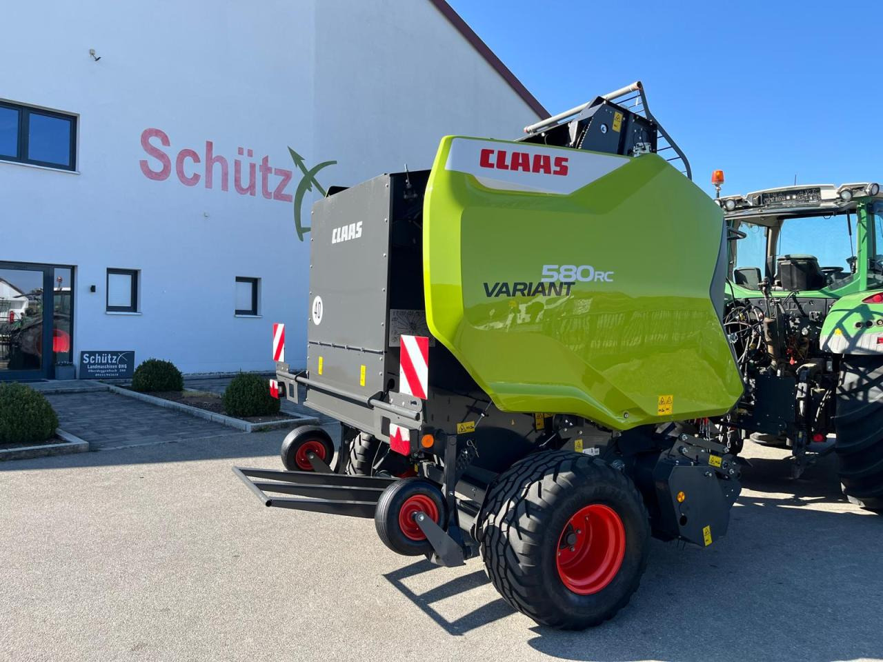 CLAAS Variant 580 RC PRO, neuwertige Rundballenpresse, Baujahr 2023, erst 39 Betriebsstunden !!! - آلة بالات دائرية: صورة 5 CLAAS Variant 580 RC PRO, neuwertige Rundballenpresse, Baujahr 2023, erst 39 Betriebsstunden !!! - آلة بالات دائرية: صورة 5