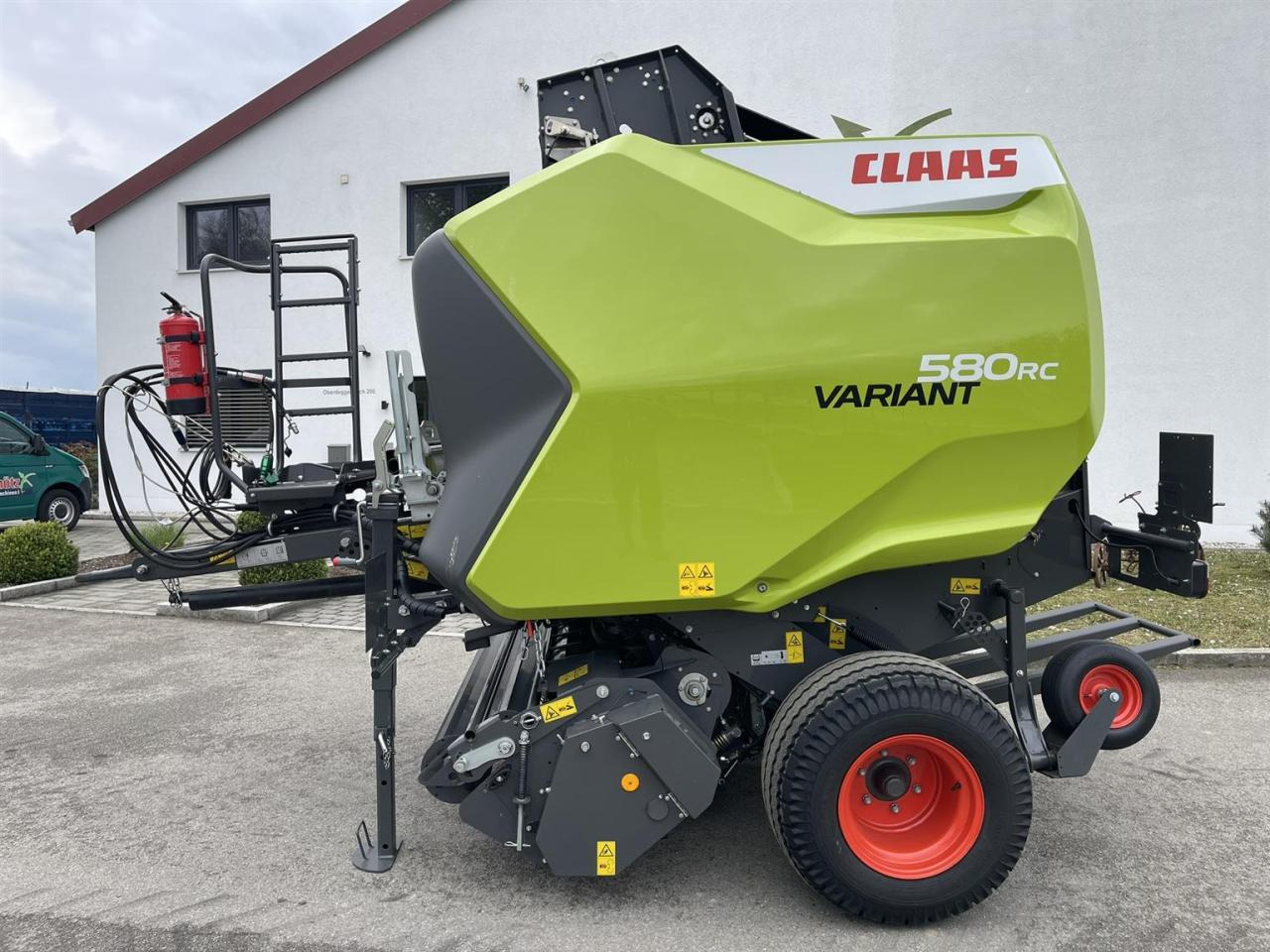 CLAAS Variant 580 RC PRO, neuwertige Rundballenpresse, Baujahr 2023 - آلة بالات دائرية: صورة 2 CLAAS Variant 580 RC PRO, neuwertige Rundballenpresse, Baujahr 2023 - آلة بالات دائرية: صورة 2