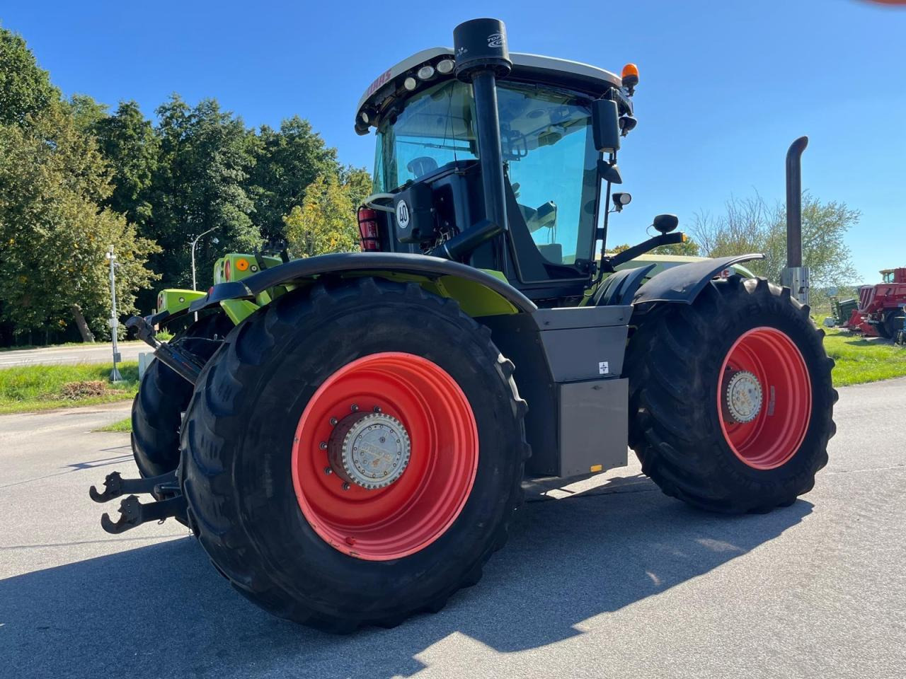 CLAAS Xerion 3800 Trac PTO mit GPS S3 mit Frontkraftheber und Heckzapfwelle, kommt vom Erstbesitzer, gepfl - جرار: صورة 3 CLAAS Xerion 3800 Trac PTO mit GPS S3 mit Frontkraftheber und Heckzapfwelle, kommt vom Erstbesitzer, gepfl - جرار: صورة 3