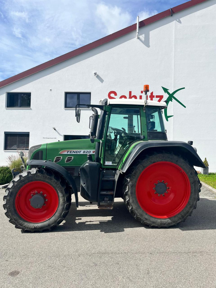 Fendt 820 Vario Com3 mit GPS / neuer Motor / 9647 Bh - جرار: صورة 2 Fendt 820 Vario Com3 mit GPS / neuer Motor / 9647 Bh - جرار: صورة 2
