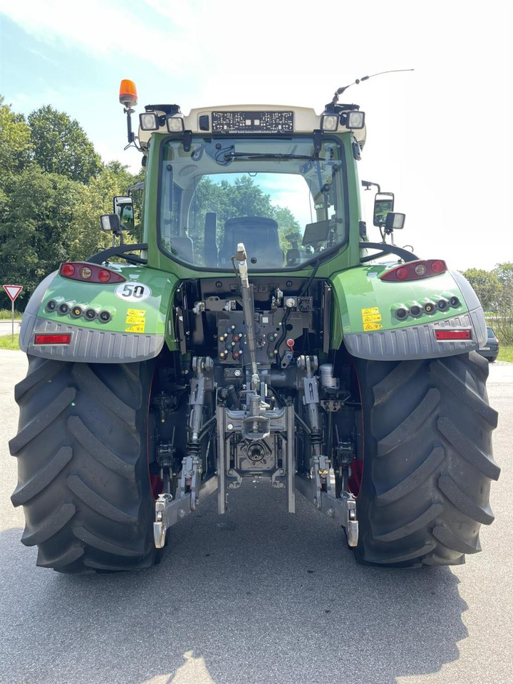 Fendt Vario 720 Profi Plus, Reifen hinten neu, FZW, FH - جرار: صورة 4 Fendt Vario 720 Profi Plus, Reifen hinten neu, FZW, FH - جرار: صورة 4
