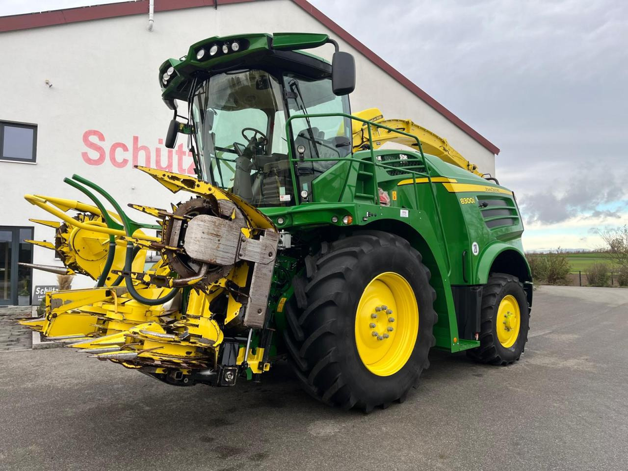 John Deere 8300i JD mit 910Bh, Havestlap, Pickup, Kemper - حصادة الأعلاف: صورة 1 John Deere 8300i JD mit 910Bh, Havestlap, Pickup, Kemper - حصادة الأعلاف: صورة 1