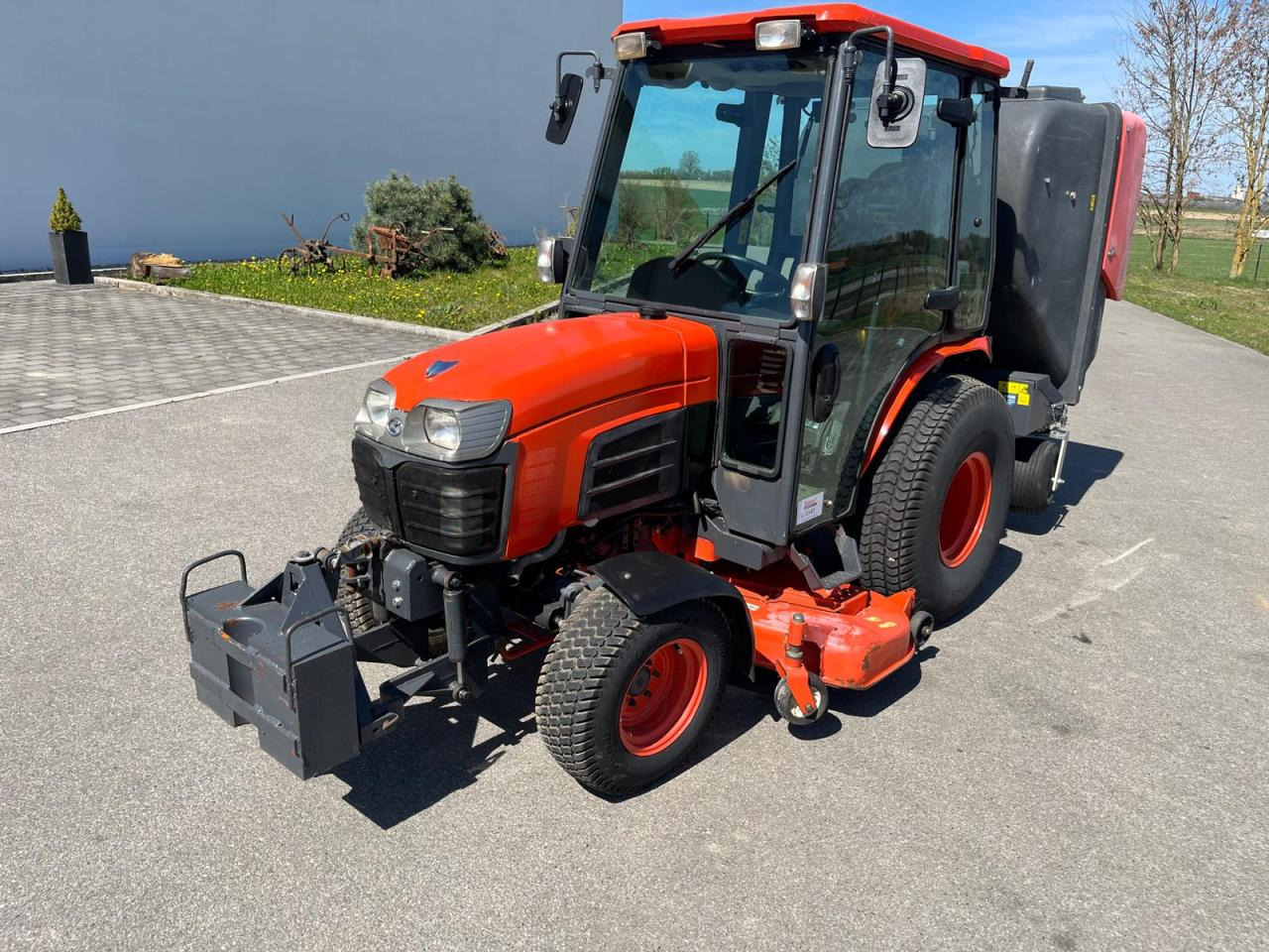Kubota B3030 Grüngutbehälter Hochentlader - جزازة عشب الحدائق: صورة 2 Kubota B3030 Grüngutbehälter Hochentlader - جزازة عشب الحدائق: صورة 2