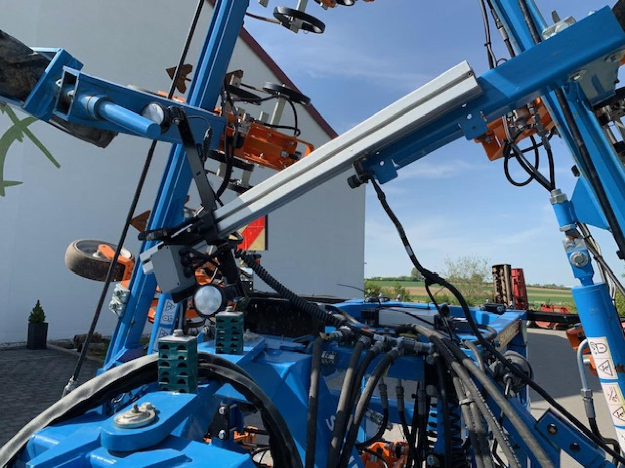 Schmotzer Hackgerät 8 - reihig, 75cm, mit Section Controll und Verschieberahmen, Schmotzer - معدات حرث التربة: صورة 5 Schmotzer Hackgerät 8 - reihig, 75cm, mit Section Controll und Verschieberahmen, Schmotzer - معدات حرث التربة: صورة 5