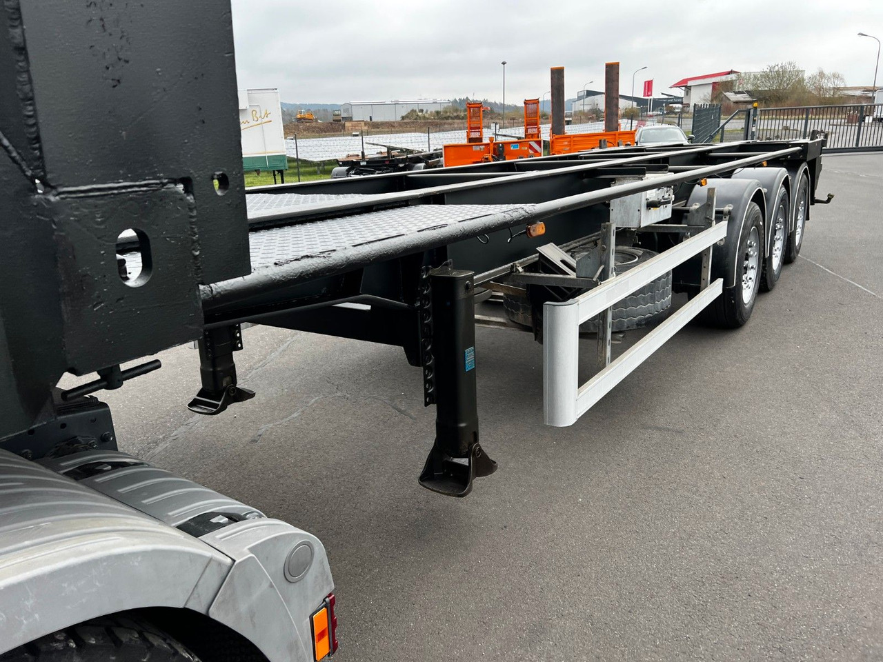 H&W 3- Achs Auflieger für Presscontainer H&W 3- Achs Auflieger für Presscontainer - ناقل حاوية/ نصف مقطورة بحاوية: صورة 4 H&W 3- Achs Auflieger für Presscontainer H&W 3- Achs Auflieger für Presscontainer - ناقل حاوية/ نصف مقطورة بحاوية: صورة 4